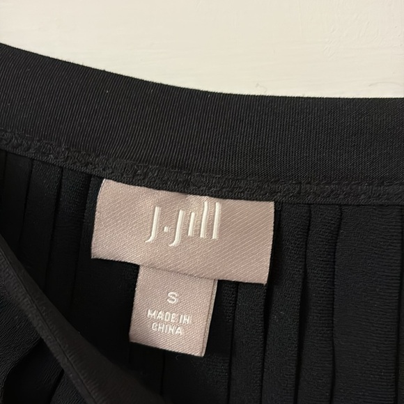 J. Jill pull on pleated skirt size small black - Picture 3 of 4